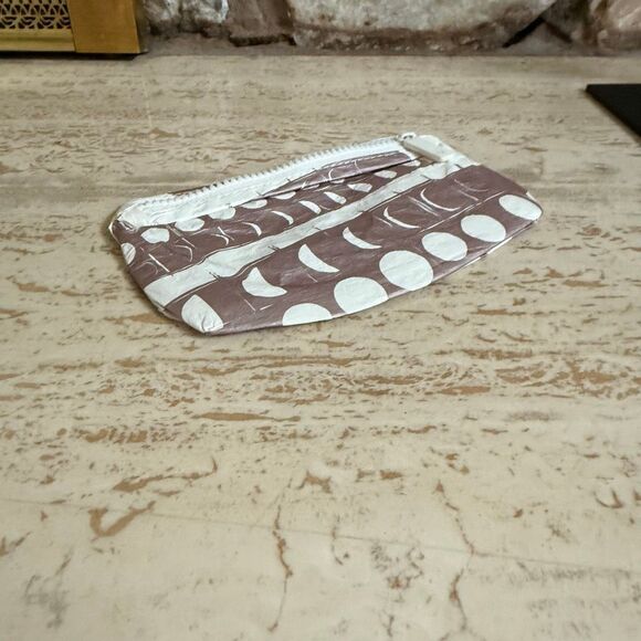 Aloha Collection Kealopiko mini pouch - rose gold moon phase print - Picture 6 of 10